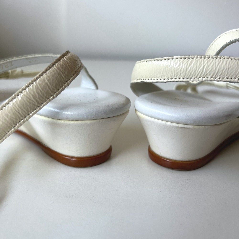 SAS Ivory Patent Leather Comfort Sandals Wedge Slingback Shoes 7W - Picture 6 of 9